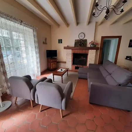 Hébergement de vacances édon, 4 Pièces, 6 Personnes - Fr-1-653-201 *