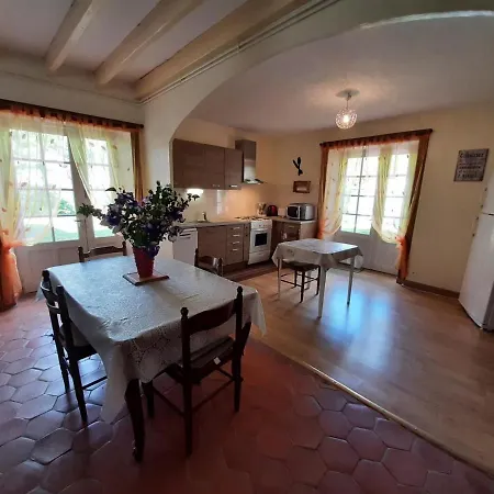 édon, 4 Pièces, 6 Personnes - Fr-1-653-201 Hébergement de vacances *